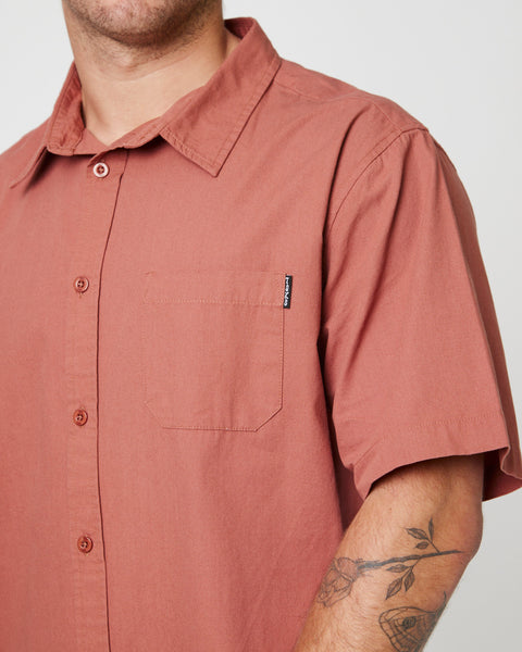 Camisa Solid Burdeo