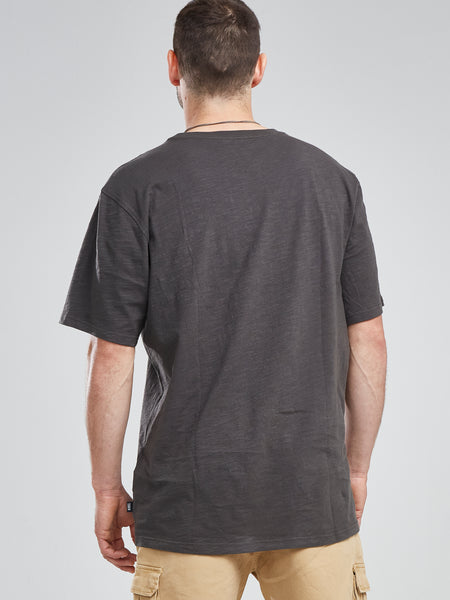 Polera Bolsillo Gris Oscuro