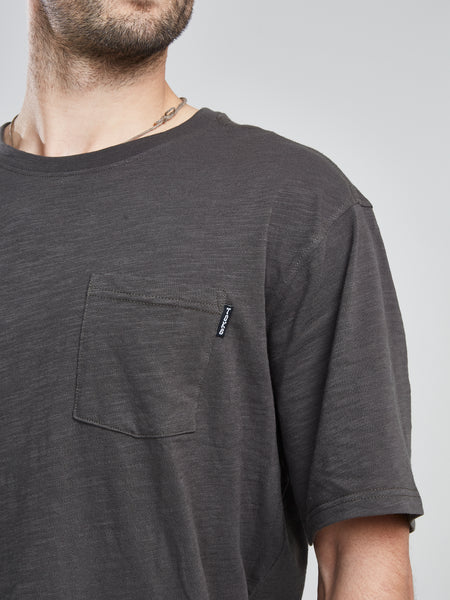 Polera Bolsillo Gris Oscuro