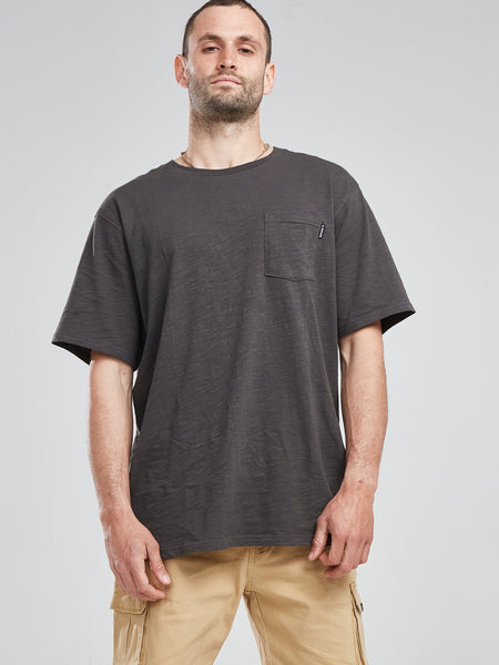 Polera Bolsillo Gris Oscuro