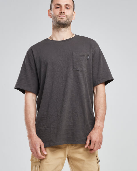 Polera Bolsillo Gris Oscuro