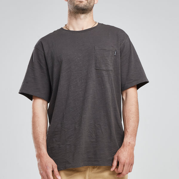 Polera Bolsillo Gris Oscuro