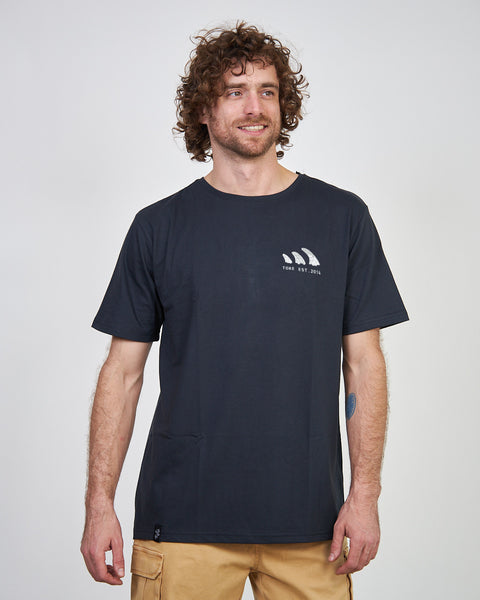 Polera Negra Manga Corta Quilla