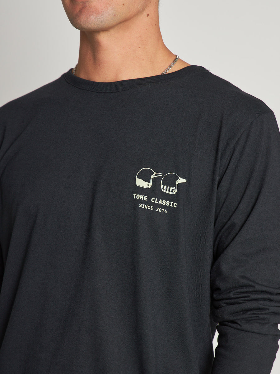 Polera Negra Manga Larga Hombre Cascos