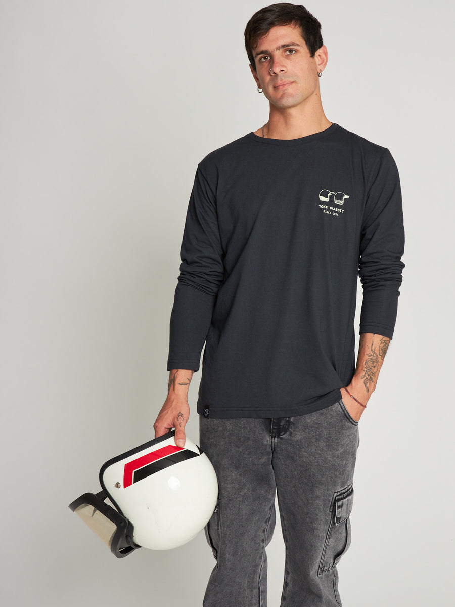 Polera Negra Manga Larga Hombre Cascos