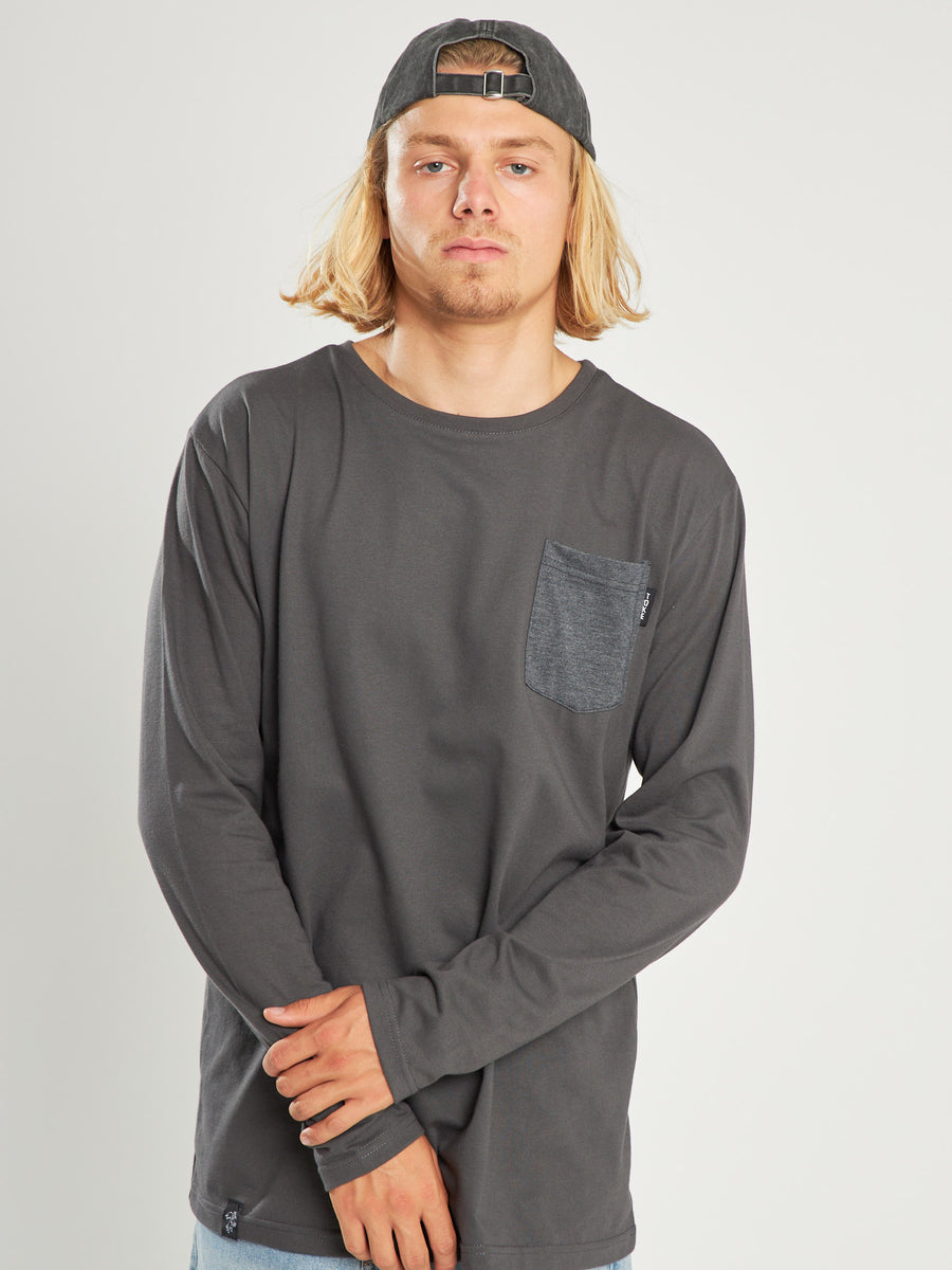 Polera Manga Larga Gris Oscuro Bolsillo