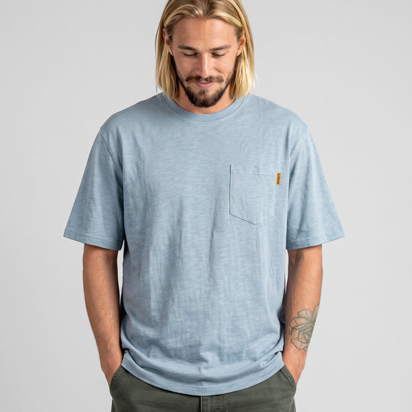 Polera Hombre Celeste Bolsillo