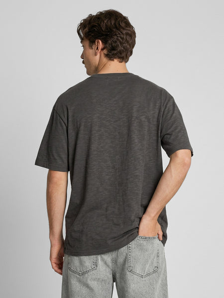Polera Hombre Gris Oscuro Bolsillo