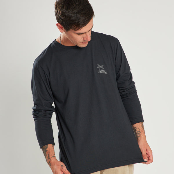 Polera Negra Manga Larga Company