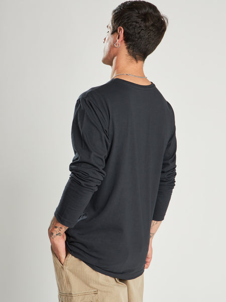 Polera Negra Manga Larga Company