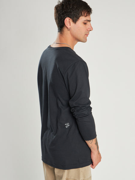 Polera Negra Manga Larga Quilla