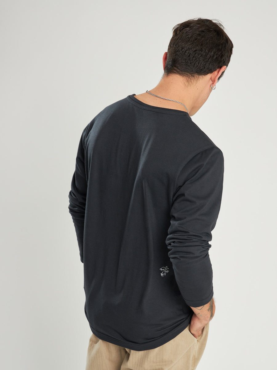 Polera Negra Manga Larga Quilla